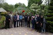 بازدید دانشجویان بین الملل دانشکده بهداشت از باغ لاله های کرج 
