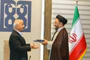 تجلیل مسئول نهاد نمایندگی مقام معظم رهبری در دانشگاه از خدمات رئیس دانشگاه در مدیریت بحران کرونا