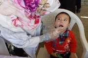 معاینه و آموزش دهان و دندان مرکز بهداشت جنوب تهران برای کودکان کار به مناسبت هفته سلامت