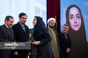 در نوزدهمین جشنواره ابن سینا از دکتر سیده هاله اشرف، متخصص قلب و عروق بیمارستان سینا به عنوان پژوهشگر جوان برگزیده تقدیر شد