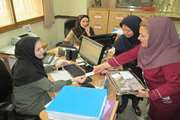 توزیع قرص فرو سولفات و ویتامین 'د' بین کارکنان خانم شبکه بهداشت و درمان اسلامشهر