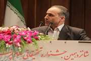 دکتر قانعی در شانزدهمین جشنواره رازی از پایان واردات 600 میلیارد تومانی داروهای خارجی خبر داد