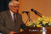 دکتر بهادری در مراسم فارغ التحصیلی دانش آموختگان داروسازی، دانشکده داروسازی را سرلوحه تمام دانشکده های داروسازی خواند