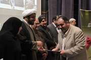 تقدیر از مدیر پرستاری بیمارستان فارابی در مراسم روز پرستار