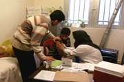 نزدیک به چهارصد نفر از متولدین واجد شرایط در مرکز بهداشتی درمانی شهید واحدی علیه هپاتیت  B واکسینه شدند