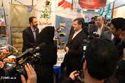 بازدید وزیر بهداشت درمان و آموزش پزشکی و ریاست دانشگاه از غرفه دستاوردهای معاونت توسعه دانشگاه