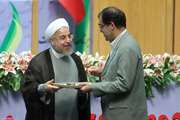 در جشنواره شهید رجایی، وزارت بهداشت به عنوان دستگاه برتر دولت معرفی شد/ اعطای لوح تقدیر به وزیر بهداشت توسط رییس جمهور