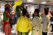 اجرای نمایش عروسکی ویژه کودکان بستری و سرپایی در مرکز طبی کودکان
