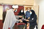 دیدار حجت الاسلام مصطفی اله قلی با مدیر پرستاری بیمارستان ضیائیان به مناسبت روز پرستار