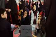 برپایی میز خدمت سلامت با حضور فعال همکاران شبکه بهداشت و درمان شهرستان ری، در اجتماعات باشکوه مردمی در خون خواهی امام شهید امت  
