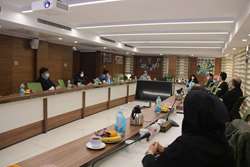 جلسه هم اندیشی مجموعه داروخانه های دانشگاه علوم پزشکی تهران با حضور مدیر آمار و فناوری اطلاعات دانشگاه و رئیس بیمارستان رازی برگزار شد