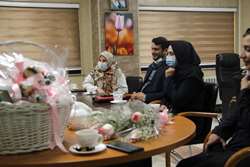 حضور رئیس اداره امور زنان و اداره سلامت شهرداری منطقه 4 در بیمارستان آرش به مناسبت دهه کرامت