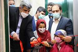 روبان افتتاح درمانگاه پیوند بیمارستان مرکز طبی کودکان با دستان کوچک کودکان این بخش قیچی شد