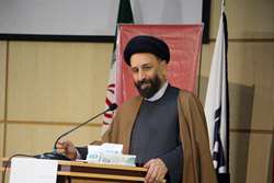 حجت‌الاسلام‌والمسلمین سیدقریشی: به برکت انقلاب، انسان‌هایی شدیم که برای خدا قیام می‌کنند و خدا عزت آن‌ها را تأمین می‌کند