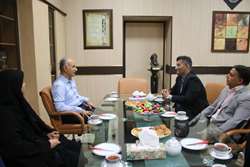 دیدار شهردار و معاونان ناحیه چهار شهرداری منطقه 11 تهران با رئیس بیمارستان فارابی به مناسبت روز پزشک
