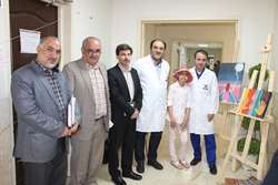 برپایی نمایشگاه نقاشی و معرفی آثار روژان زارعی به مناسبت روز دانش آموز در مرکز طبی کودکان 