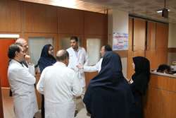 بازدید (walk round) تیم مدیریتی ایمنی بیمار از مجموعه درمانگاه های عمومی، رتین و گلوکوم بیمارستان فارابی