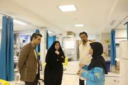 بازدید سرزده معاون آموزشى به همراه مدیر امور پرستارى دانشگاه از بیمارستان امام خمینى (ره)