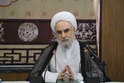 نشست هم‌اندیشی استادان با موضوع تفسیر قرآن در مجتمع بیمارستانی امام خمینی (ره) برگزار شد