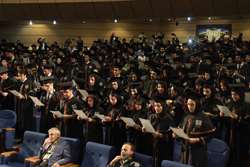 مراسم جشن فارغ التحصیلی 220 دانشجوی پزشکی ورودی مهر 90 دانشکده پزشکی برگزار شد