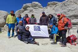 تیم کوهنوردی دانشگاه علوم پزشکی تهران، بر بام ایران ایستاد