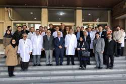دکتر حسن هاشمی، وزیر سابق بهداشت با همراهی رئیس دانشگاه به بیمارستان فارابی بازگشت