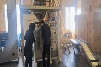 بازرسان غذا و دارو شبکه بهداشت و درمان شهرری یک واحد تولیدی غیرمجاز را پلمب کردند