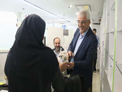 گرامیداشت روز زن در ستاد داروخانه ۱۳ آبان با تقدیر از بانوان مجموعه