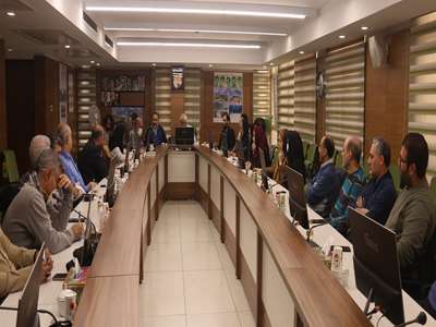 نشست سوپروایزرهای داروخانه‌های ۱۳ آبان و مدیران ستادی 