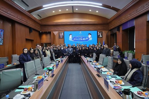 دکتر ظفرقندی: پرستاران ستون اصلی مدیریت خدمات سلامت در بحران‌ها هستند