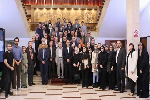 اعطای «نشان هرمز» به برگزیدگان هجدهمین جشنواره چشم‌پزشکی ایران؛ تجلی مسئولیت اجتماعی در یادمان پروفسور هرمز شمس