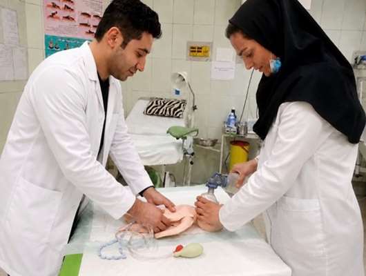توانمندسازی تیم تسهیلات زایمانی حسن آباد فشافویه شهرستان ری، در خصوص احیای نوزاد 