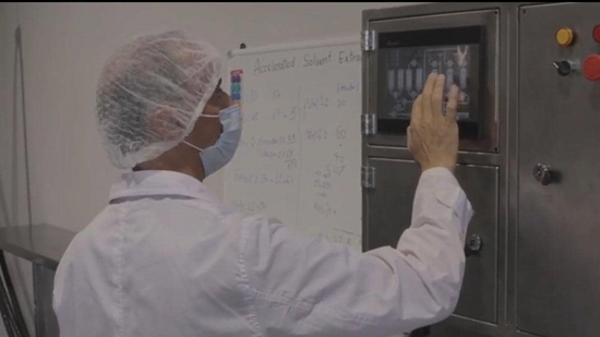 دستگاه استخراج صنعتی عصاره های گیاهی شرکت یاس دارو 