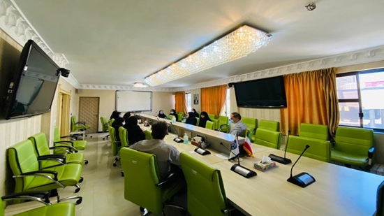 جلسه ملاقات کارمندان دانشکده طب ایرانی با رئیس دانشکده  