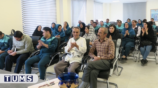 نشست صمیمانه مدیر بیمارستان روزبه دانشگاه علوم پزشکی تهران با کارکنان خدمات؛ تأکید بر تلاش، حقوق گیرندگان خدمت و انگیزه و حس خوب 