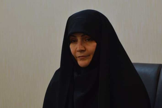قدردانی دکتر روجا رحیمی از زحمات زهرا حسینی تبار، مسئول پیشین امور اداری دانشکده طب ایرانی 