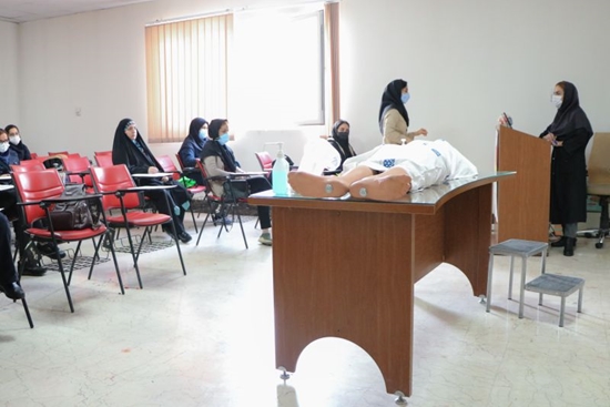 کارگاه یک روزه کار با دستگاه های ونتیلاتور و الکتروشوک در بیمارستان فارابی برگزار شد 