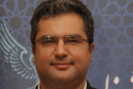 دکتر آرمان زرگران پژوهشگر برتر رشته تاریخ پزشکی دومین جشنواره طب ایرانی 