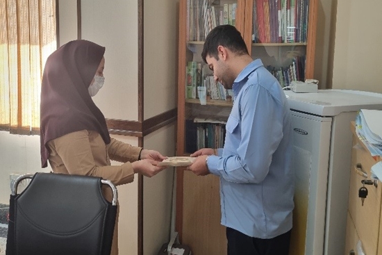 تقدیر کارشناس تغذیه مرکز خدمات جامع سلامت گلدسته از مراجعه‌کننده کوشا در شهرستان اسلامشهر 