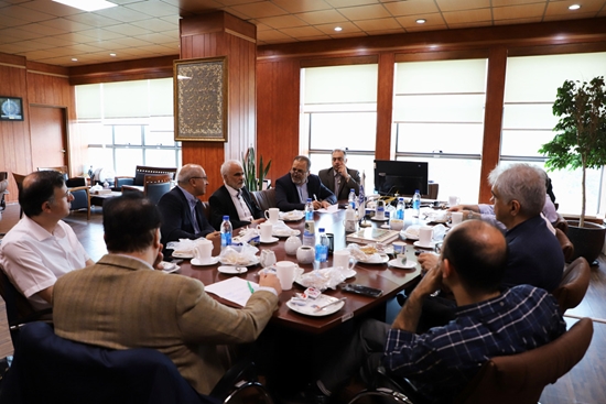 نشست رئیس دانشگاه علوم پزشکی تهران با اعضای هیئت علمی گروه جراحی انستیتوکانسر  