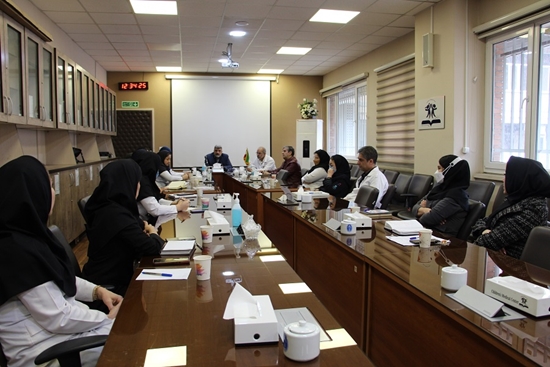 نشست رئیس مرکز طبی کودکان با دبیران اجرایی کمیته‌ها 
