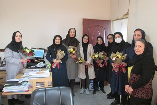 تقدیر همکار برون بخشی به مناسبت گرامیداشت مقام زن از کارشناسان واحد سلامت خانواده شبکه بهداشت و درمان اسلامشهر 