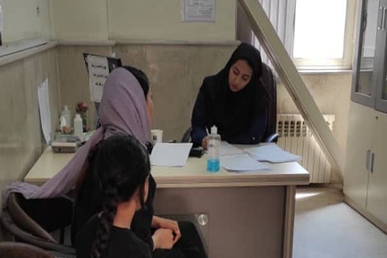 جلسه ویزیت رایگان روانپزشک بیمارستان روزبه در مرکز سلامت امام صادق علیه السلام 