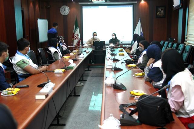 برگزاری جلسه آموزشی ویژه داوطلبین هلال‌احمر در خصوص  نظارت بر اجرای صحیح شیوه نامه‌های بهداشتی پیشگیری از کرونا در انتخابات ۱۴۰۰ 