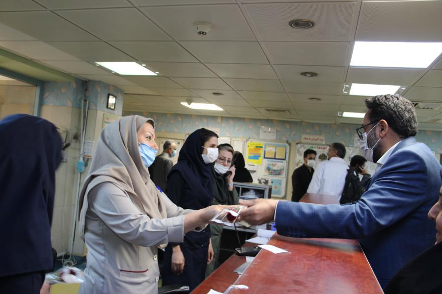تقدیر شهردار منطقه شش تهران از پرستاران مرکز طبی کودکان به مناسبت روز پرستار 