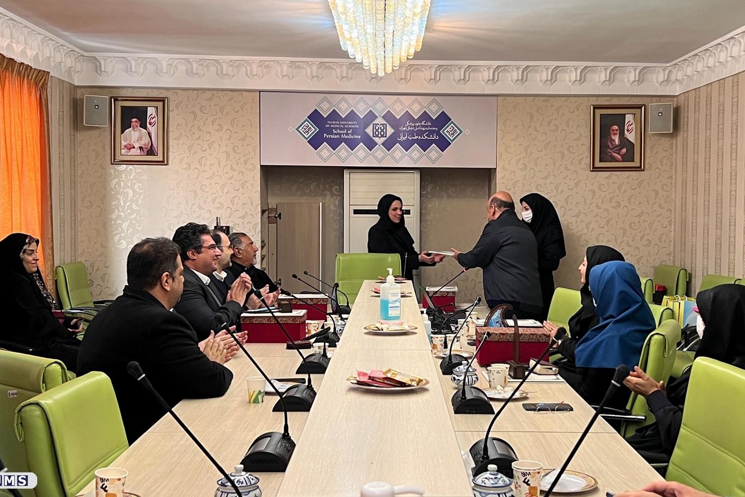 مراسم گرامیداشت هفته پژوهش در دانشکده طب ایرانی 