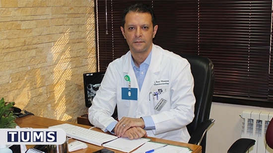 دکتر سیامک زارعی قنواتی، استاد گروه چشم پزشکی دانشگاه علوم پزشکی مشهد