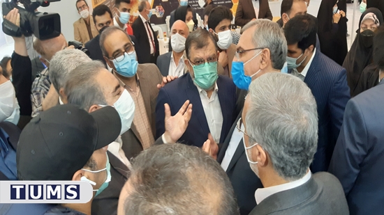 نمایشگاه ایران فارما1400 روز اول - دیدار وزیر بهداشت و تیم همراه از نمایشگاه