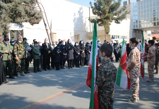 مراسم گرامیداشت دهه فجر و قدردانی از مدافعان سلامت بیمارستان فارابی برگزار شد 