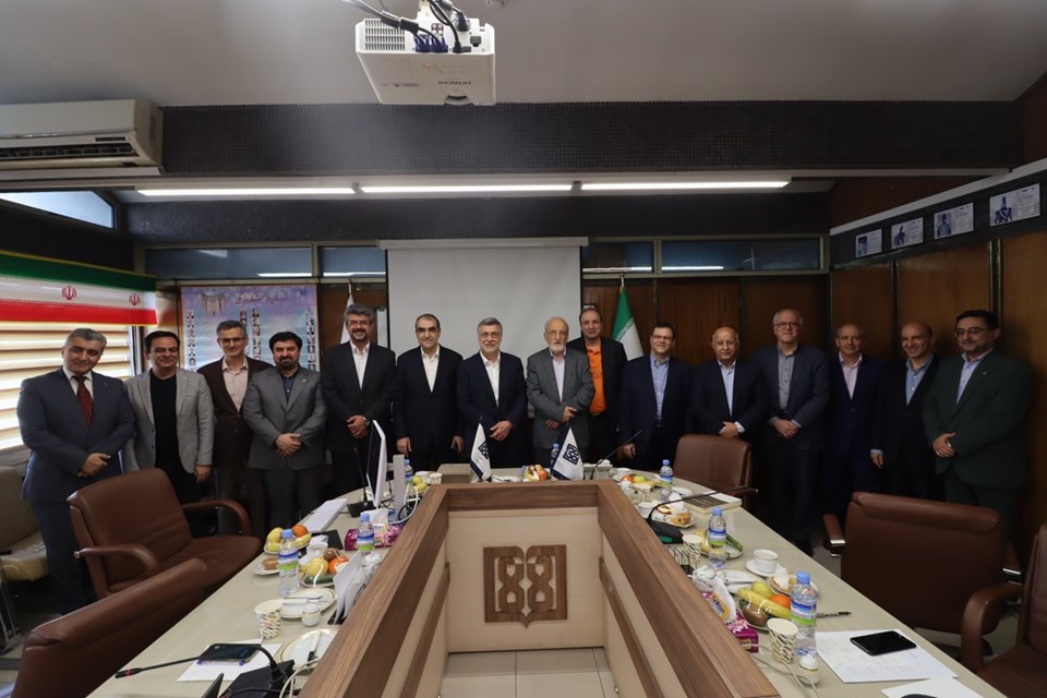 هم اندیشی جمعی از اساتید و صاحبنظران دانشکده پزشکی با حضور وزیر بهداشت